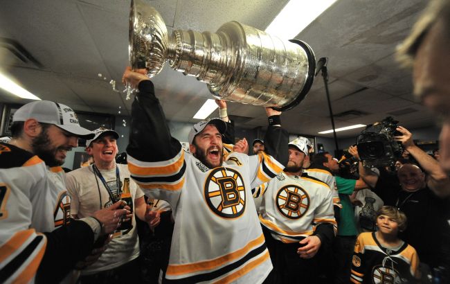 Рекордсмен НХЛ оголосив про завершення кар'єри