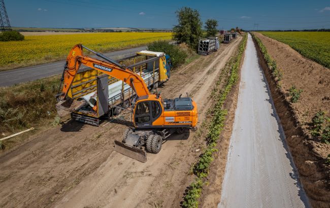 В Autostrada розповіли, як будують водогін Запоріжжя-Марганець: цілодобово у максимальному темпі