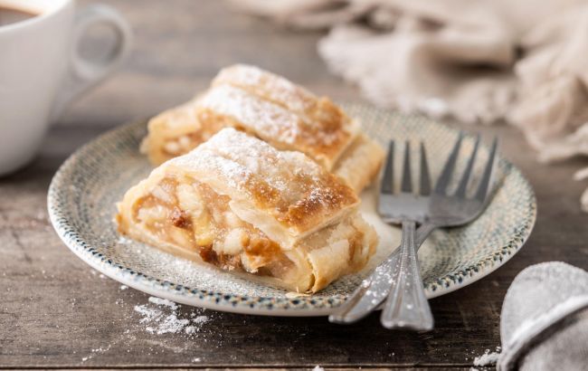 Солодка насолода: рецепт яблучного рулету, який тане в роті