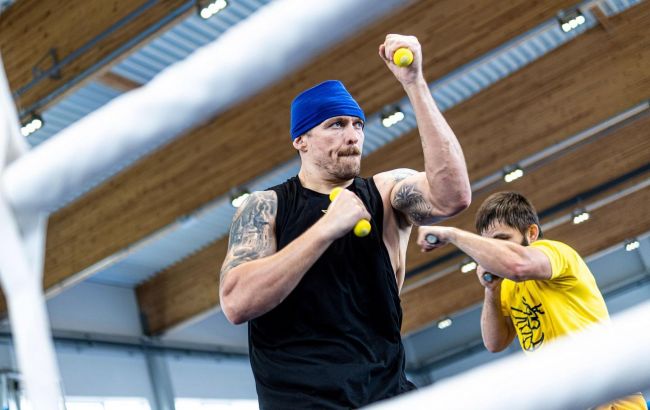 Усик &ndash; Дюбуа. Відомий промоутер назвав суперника переможця: команда українця відреагувала