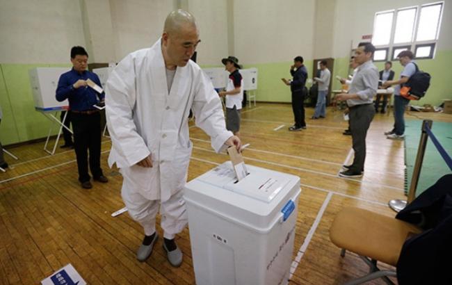 На президентских выборах в Южной Корее проголосовало более половины избирателей