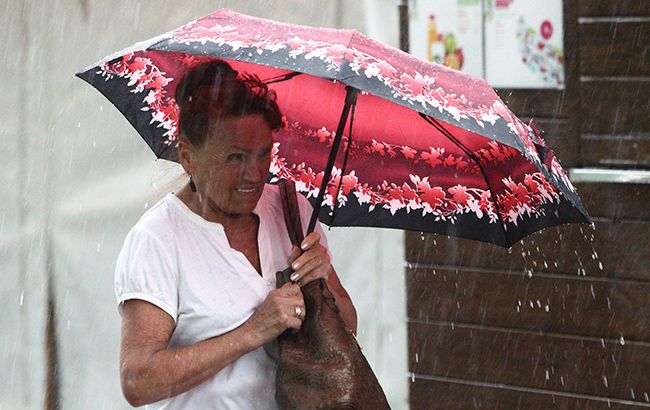 Температура опустится и пройдут грозы: какие области накроет непогода