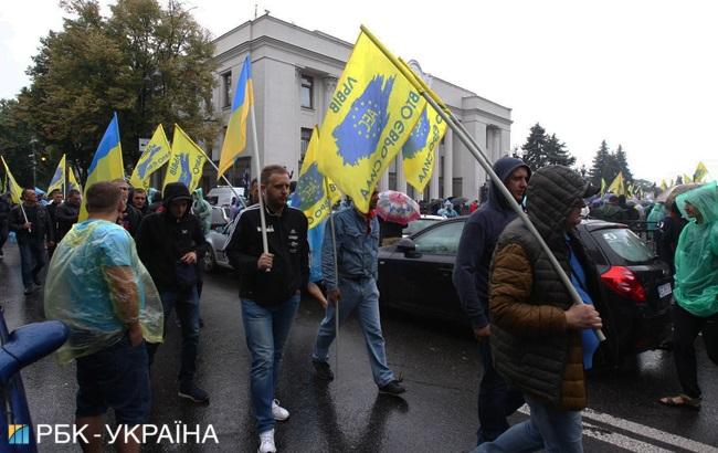 Центр Киева перекрыли владельцы авто с иностранной регистрацией