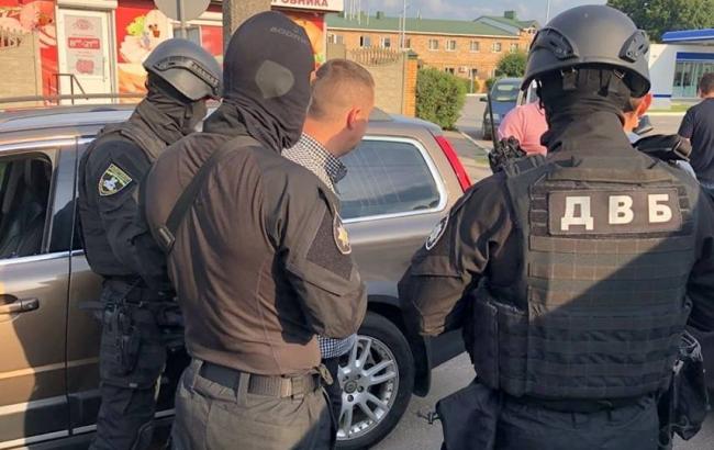 В Луцке полковника полиции задержали на взятке