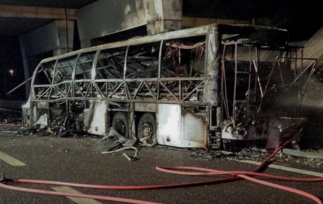 Число жертв аварии автобуса со школьниками в Италии возросло до 16