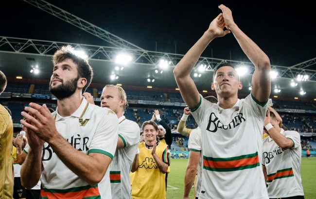 Сорочка замість футболки. Італійський клуб красиво вшанував візитівку легендарного міста