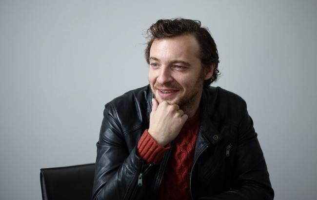 "Нас єднає любов": французький співак заспівав українською напередодні Різдва