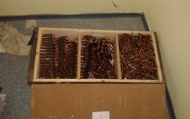 СБУ обнаружила тайник с боеприпасами и взрывчаткой в зоне АТО