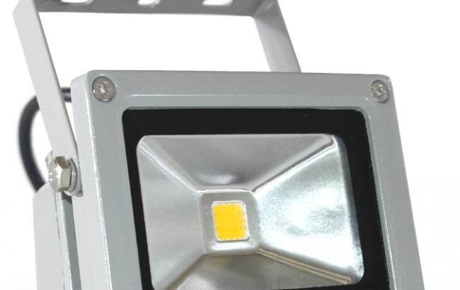 Світлодіодний прожектор забезпечує якісне освітлення простору