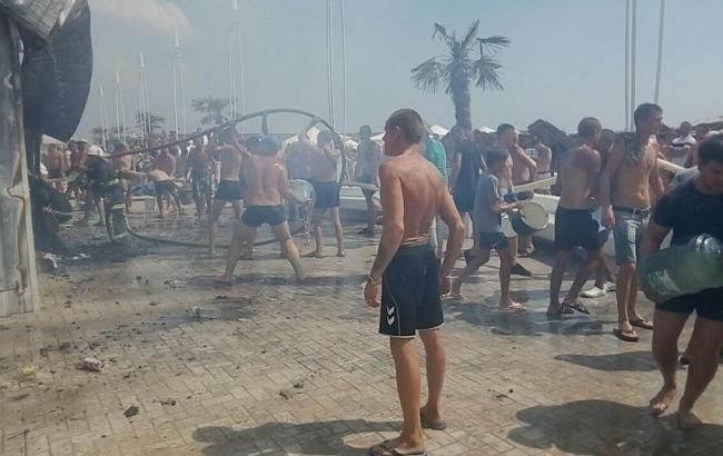 В курортной зоне Коблево в результате пожара пострадала женщина