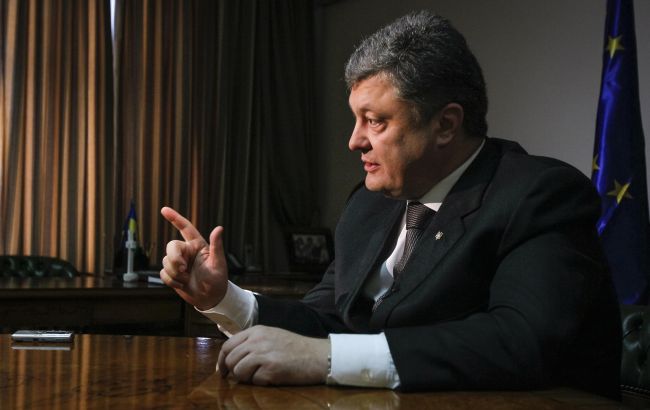 Мы должны посадить Россию за стол переговоров, - Порошенко