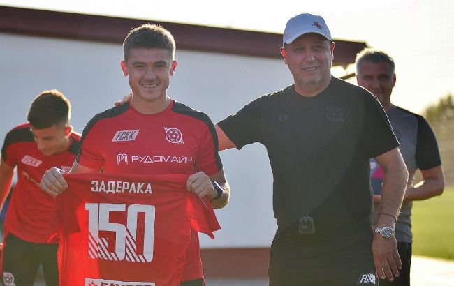 Тренер і зірка сенсаційного лідера УПЛ забрали нагороди найкращим у вересні