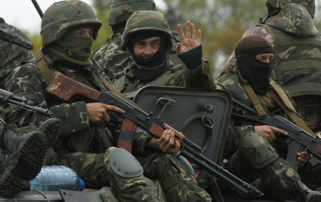 Боевики за ночь около 30 раз обстреляли силы АТО, - штаб