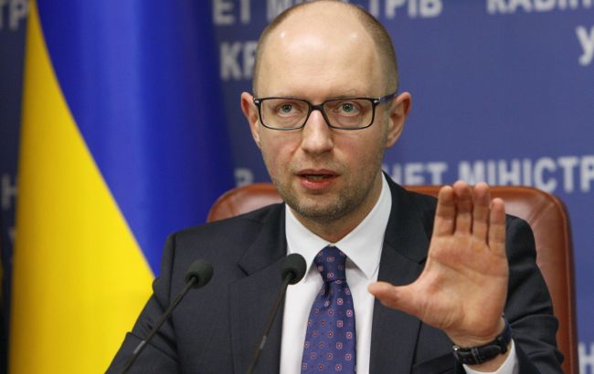 Яценюк: бесплатная медицина в Украине есть только на бумаге