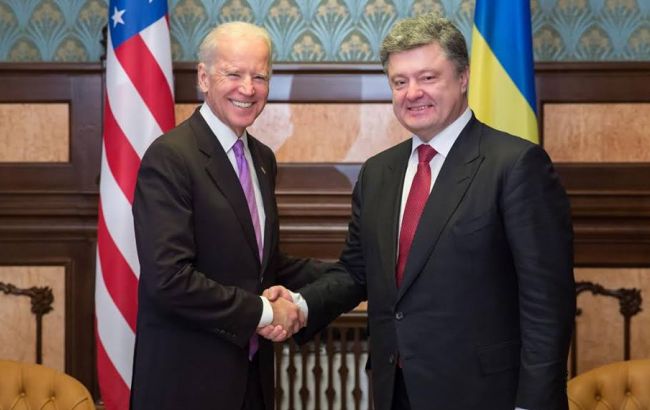 Порошенко и Байден подтвердили необходимость сохранения санкций до полной реализации минских соглашений