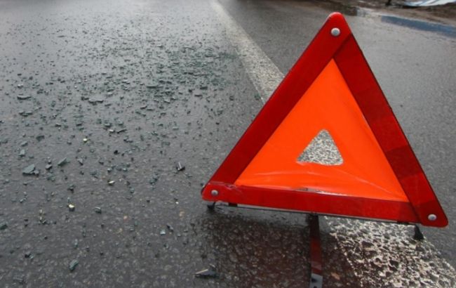 В Киеве легковой автомобиль протаранил маршрутку, 8 человек пострадали