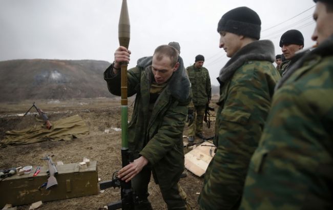 Боевики обстреляли силы АТО в Болотенном, Майорске и под Донецком