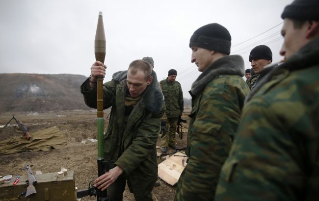 В Луганской обл. боевики обстреляли санитарный автомобиль, - штаб АТО