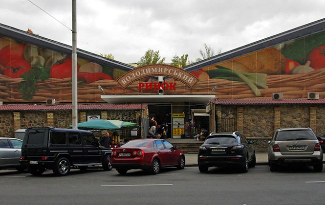 У Києві вночі горів ринок "Володимирський"