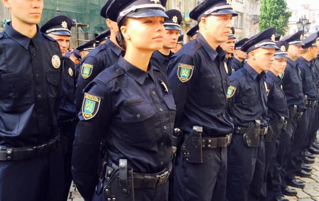 Правоохранители проверяют информацию о заминировании магазинов в Киеве