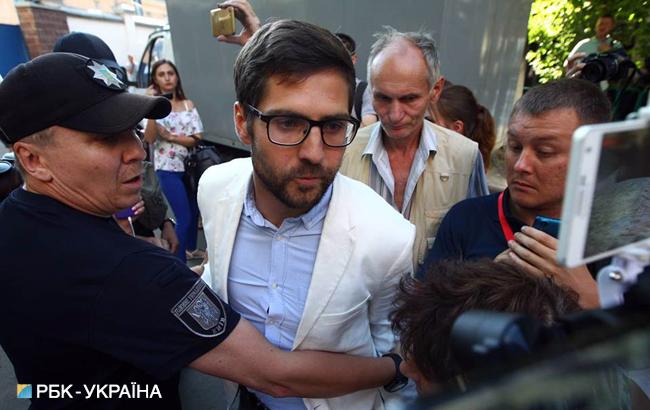 Возле Лукьяновского СИЗО произошла потасовка с участием спикера замглавы Минюста