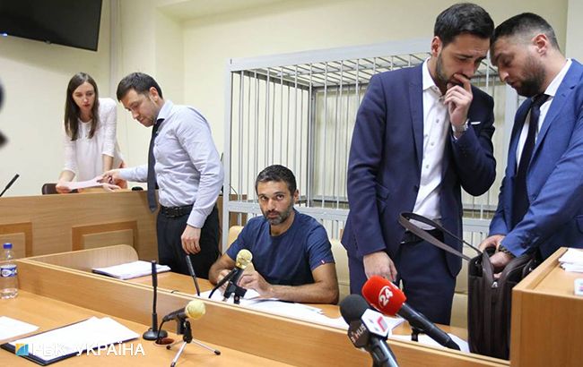 Суд начал избирать меру пресечения Тамразову