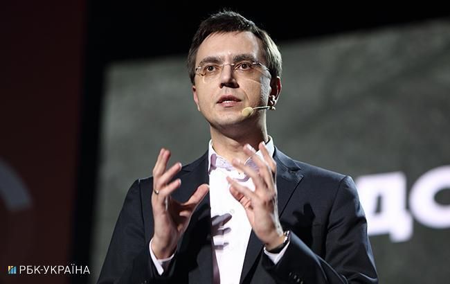 Детективи НАБУ допитали свідка, який купив автомобіль брату Омеляна