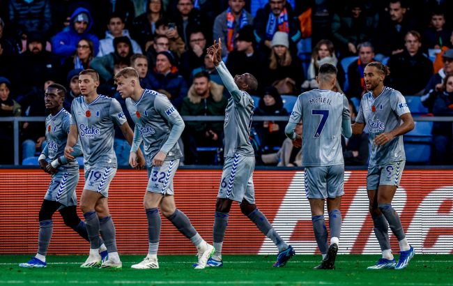 "Евертон" Миколенка поплатився зняттям очок в АПЛ за фінансові порушення: що трапилося