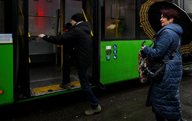 В Херсоні тимчасово припинили рух тролейбусів: в чому причина