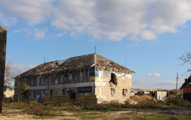 Россияне "превратили" село Архангельское под Херсоном в настоящий Архангельск: сравните эти фото