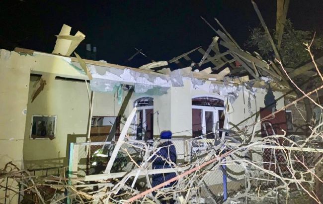 Війська РФ знову обстріляли Нікопольський район: є поранені