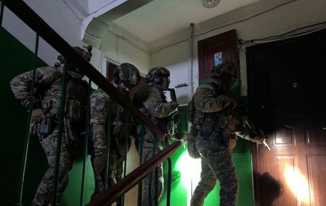 Нацполіція проводить масштабну спецоперацію, по Україні сотні обшуків: що відомо
