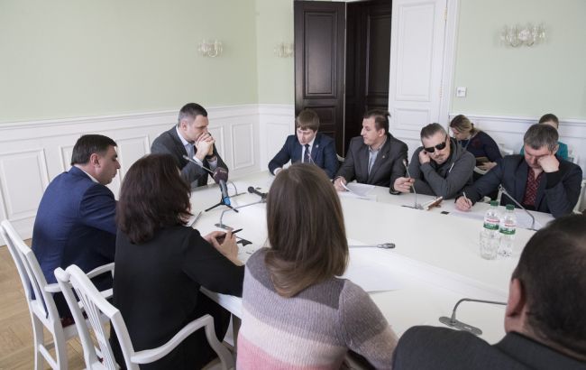 Кличко встретился с семьями героев Небесной сотни