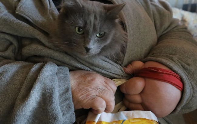 Мандрівник Дмитро Комаров тепер їздить по Києву, показуючи світу горе від російських ракет