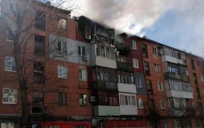 Раненые и масштабный пожар: последствия обстрелов в Луганской области