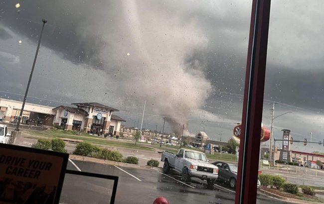 На південні штати США обрушилося торнадо: кількість жертв зросла