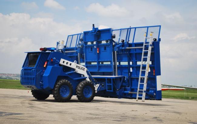 В Словакии создали машину для борьбы с массовыми беспорядками