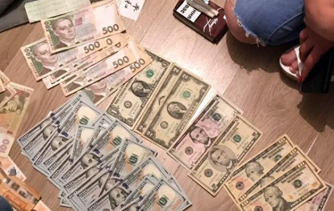 У Хмельницькій області затримано групу торговців амфетаміном та марихуаною