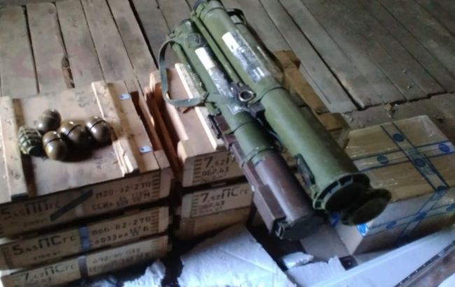 Полковник внешней разведки и экс-пограничник вывозили оружие из зоны ООС