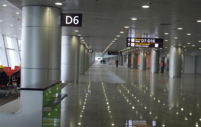 Аэропорт "Борисполь" сегодня начал обслуживание внутренних и международных рейсов в терминале D