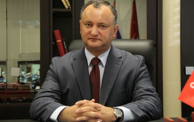 Додон погрожує звільнити міністра оборони Молдови