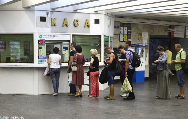 Станции метро в центре Киева возобновили работу
