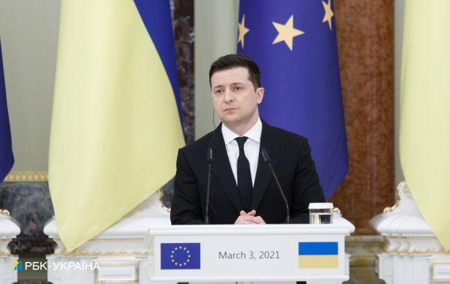 Зеленский потребовал оперативно вернуть домой застрявших в Непале украинцев