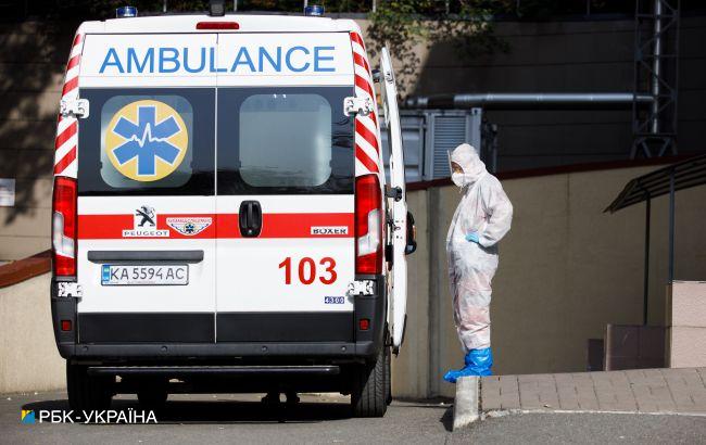 В Украине уже в семи регионах больничные койки заполнены на более чем 70%