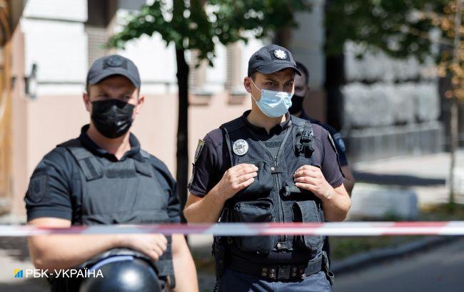 У центрі Києва чоловік з пістолетом на авто проривався на репетицію параду (відео)