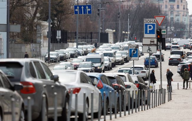 Бензин дешевшає: скільки коштує паливо на АЗС