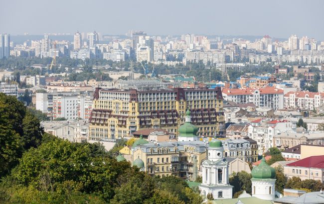 Українці ризикують втратити квартири, поїхавши за кордон: юрист попередив про небезпеку