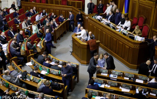 Законы о банках и рынке земли вынесут на внеочередное заседание в понедельник, - нардеп