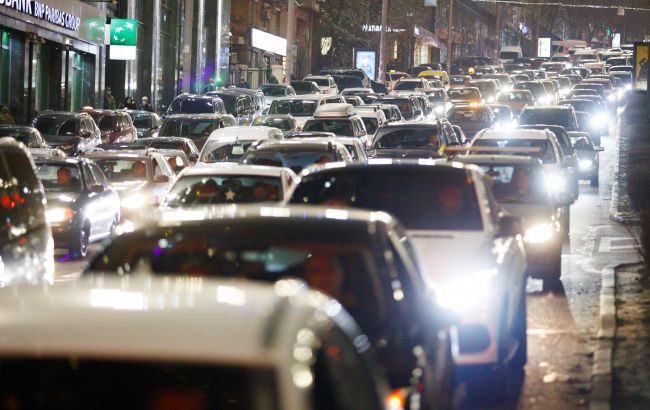 Цены на бензин в Украине продолжили рост: сколько стоит топливо 1 апреля