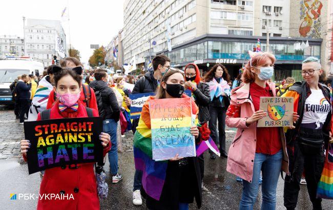 Петиция о легализации однополых браков набрала 25 000 голосов: что дальше